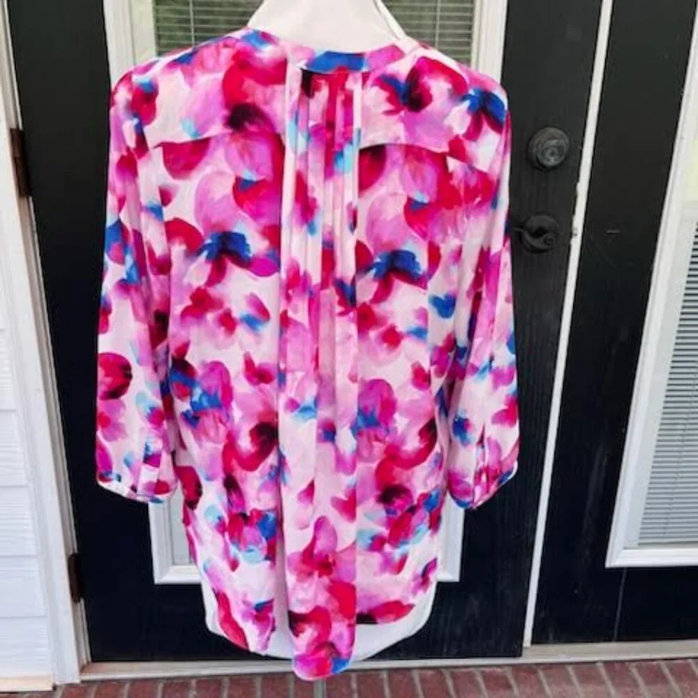 NYDJ White Blouse with Pink and Blue Watercolor Floral Print - Picture 7 of 8